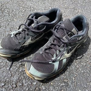 mizuno volleyball court sneakers black wave bolt 6